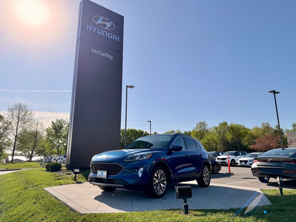 2022 Ford Escape Hybrid Titanium