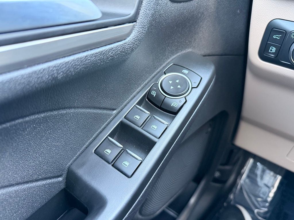 2022 Ford Escape Hybrid Titanium