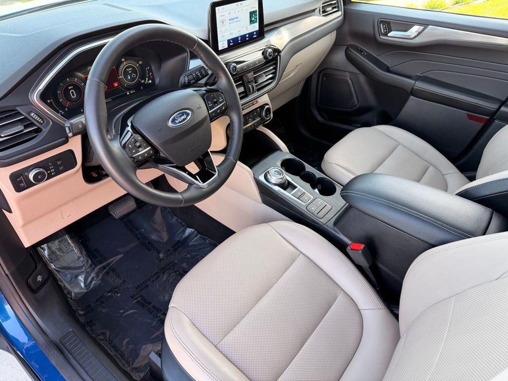 2022 Ford Escape Hybrid Titanium