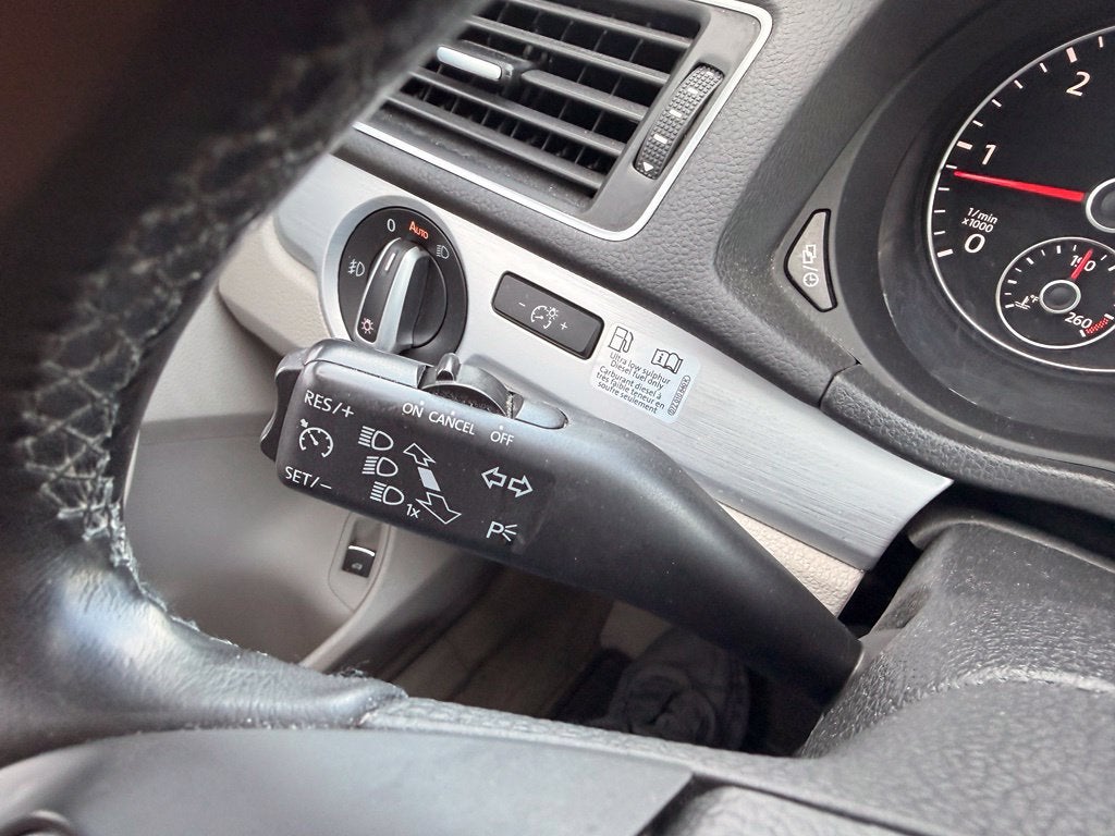 2013 Volkswagen Passat TDI SE w/Sunroof/Nav