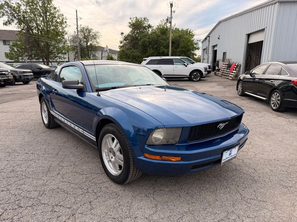 2007 Ford Mustang Deluxe