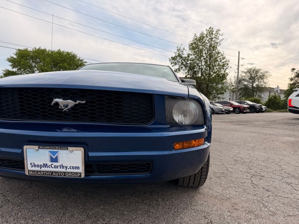 2007 Ford Mustang Deluxe
