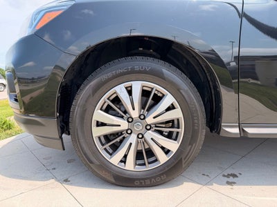 2017 Nissan Pathfinder SV