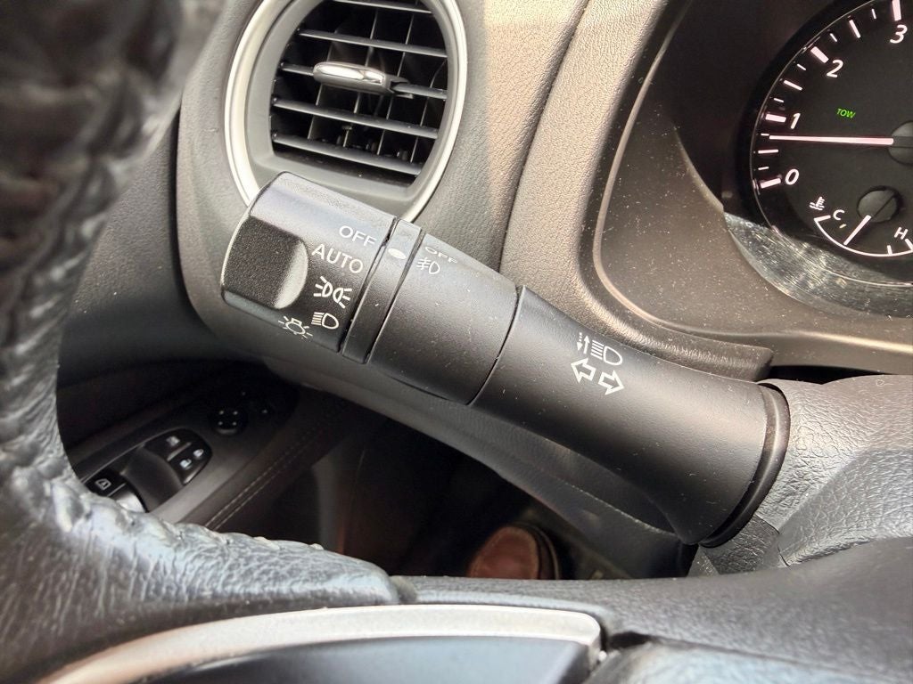 2017 Nissan Pathfinder SV