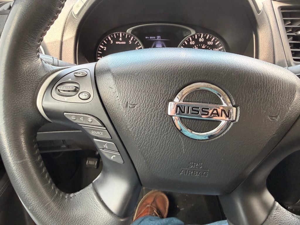 2017 Nissan Pathfinder SV
