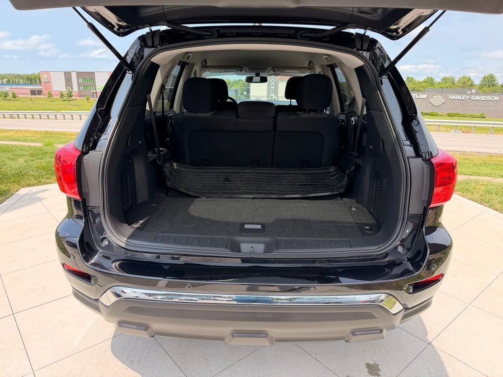2017 Nissan Pathfinder SV