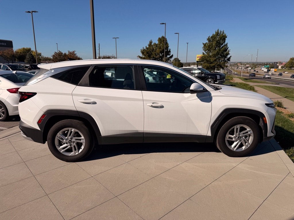 2025 Hyundai TUCSON SE