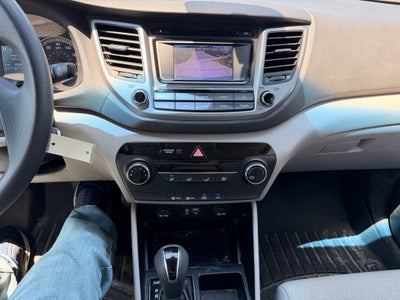 2017 Hyundai TUCSON SE Popular Equipment Package