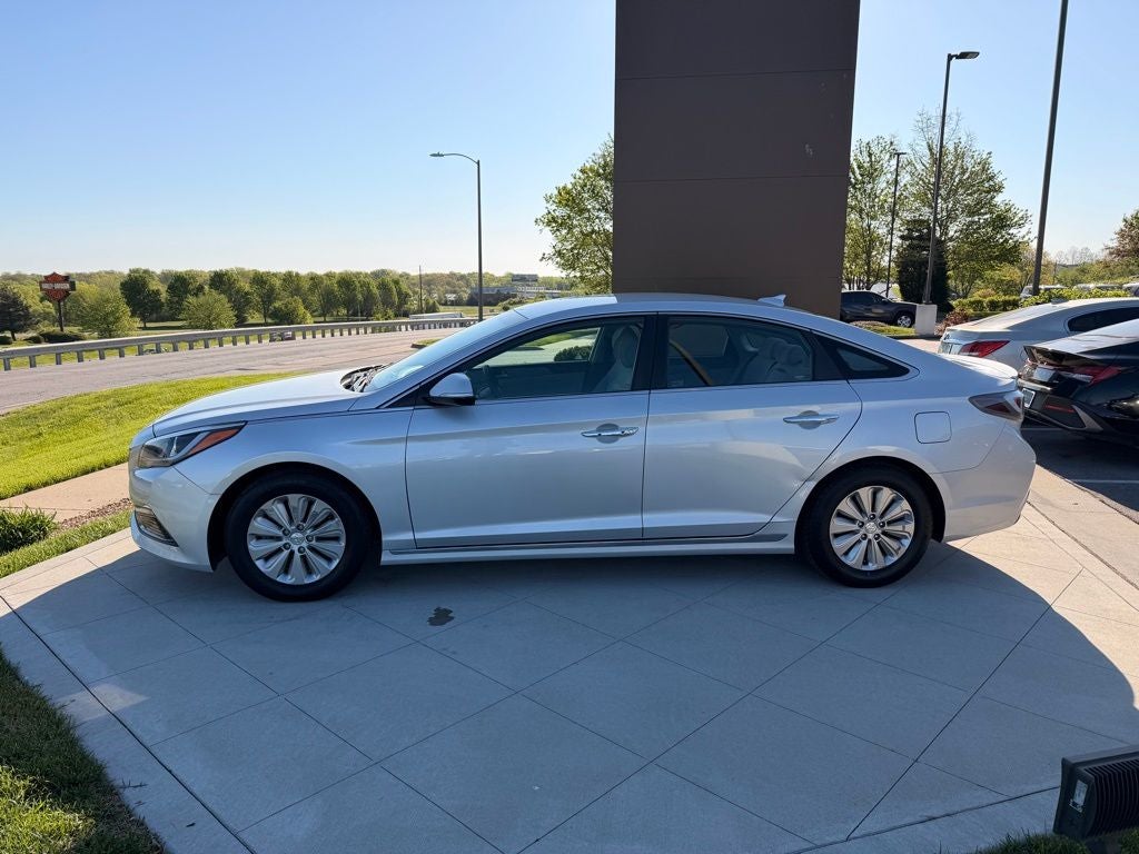 2017 Hyundai SONATA HYBRID SE