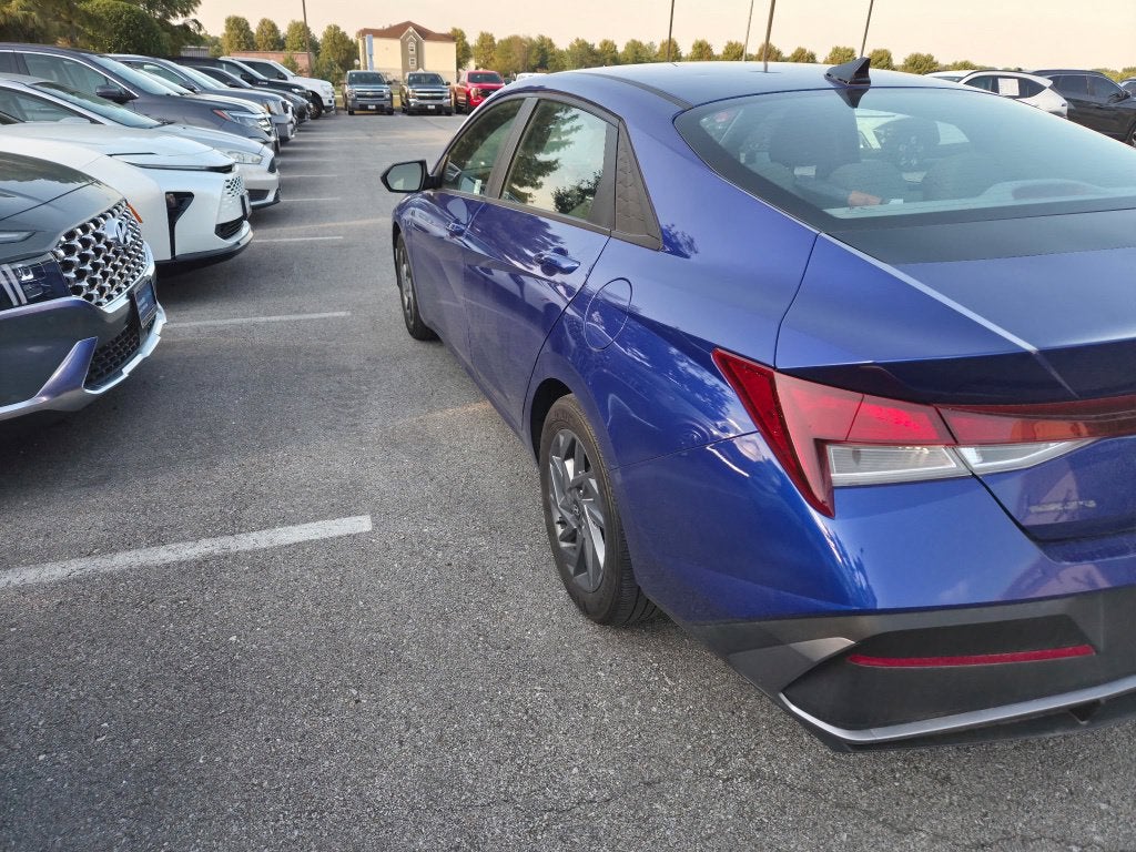 2024 Hyundai ELANTRA SEL