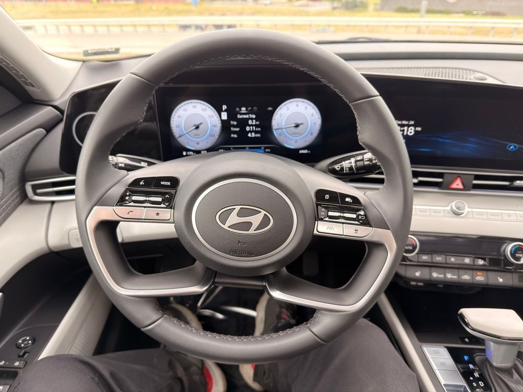 2025 Hyundai ELANTRA Limited