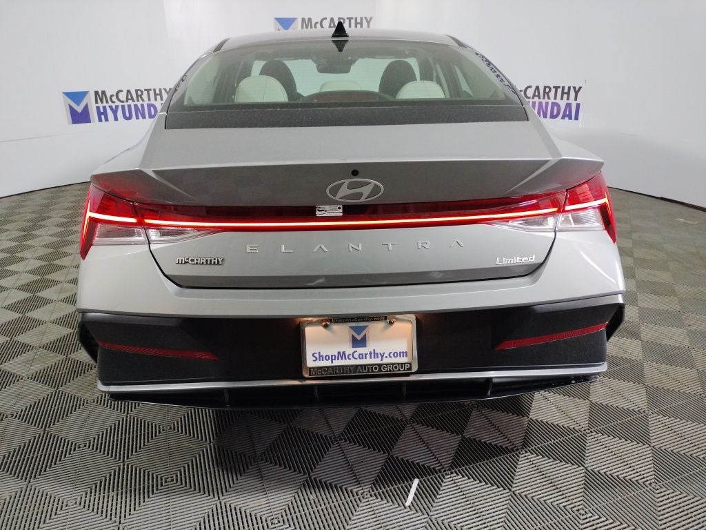 2025 Hyundai ELANTRA Limited