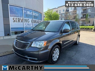 2016 Chrysler Town &amp; Country Touring