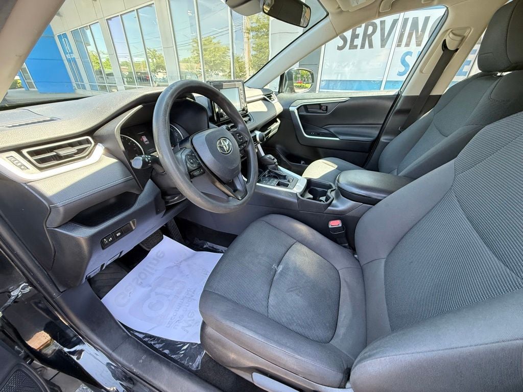 2020 Toyota RAV4 LE