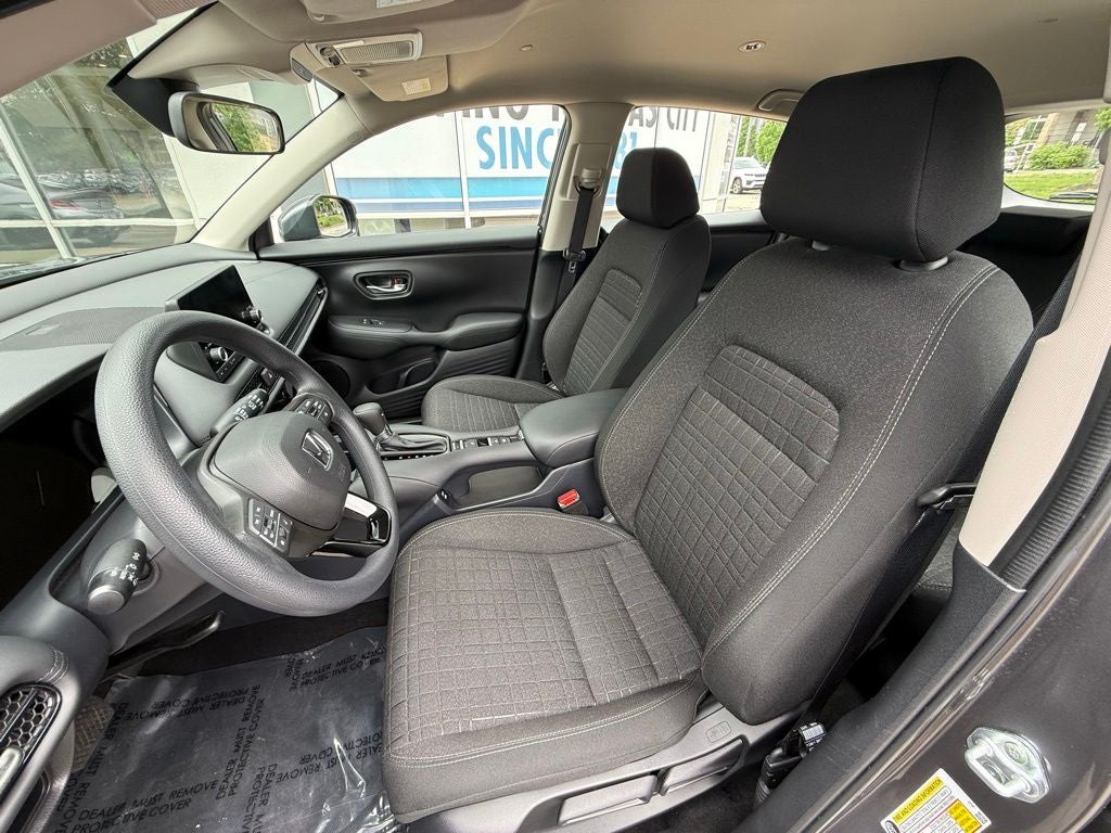 2025 Honda HR-V LX