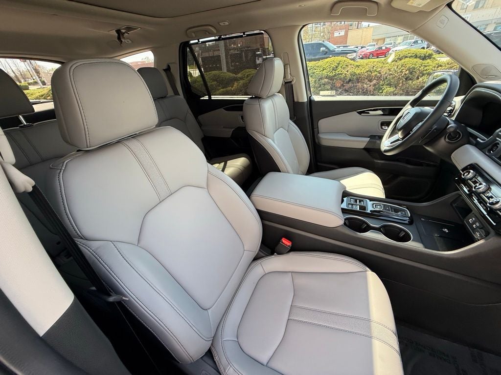 2025 Honda Pilot Touring