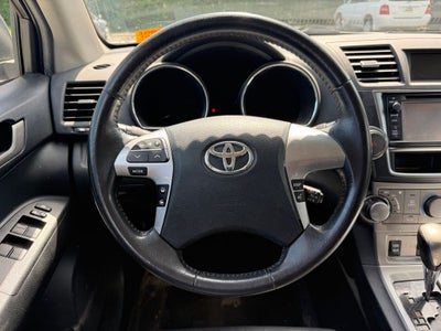 2013 Toyota Highlander SE