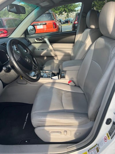 2012 Toyota Highlander SE