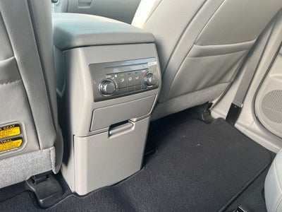 2012 Toyota Highlander SE