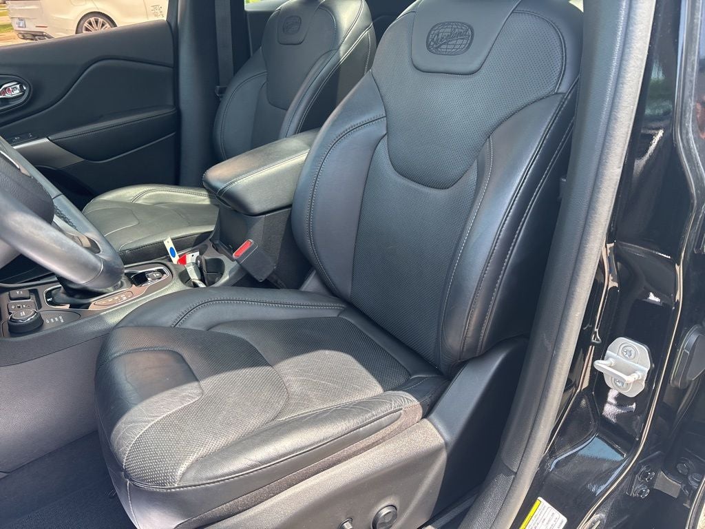 2019 Jeep Cherokee Overland