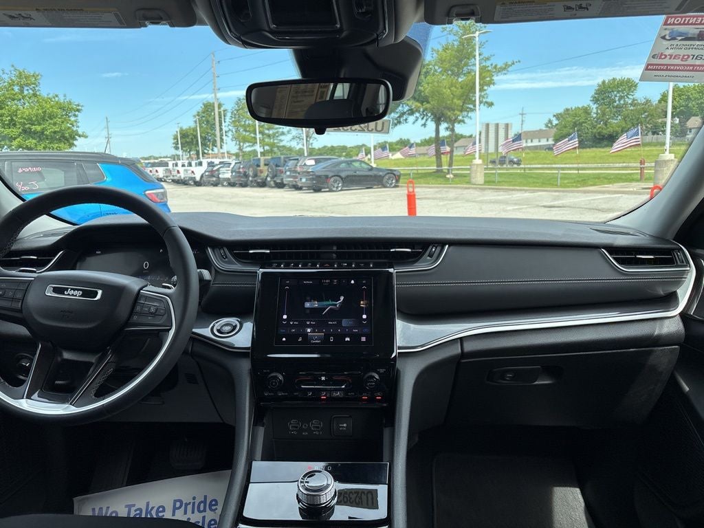 2023 Jeep Grand Cherokee Laredo
