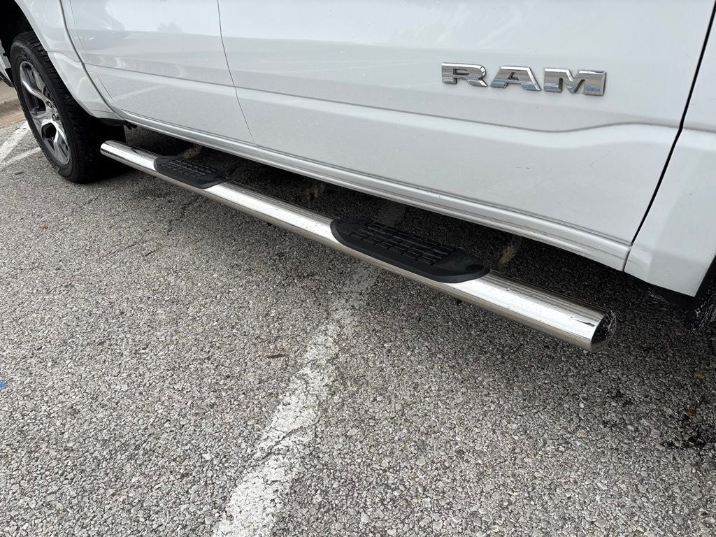 2023 RAM 1500 Laramie Crew Cab 4x4 5'7' Box