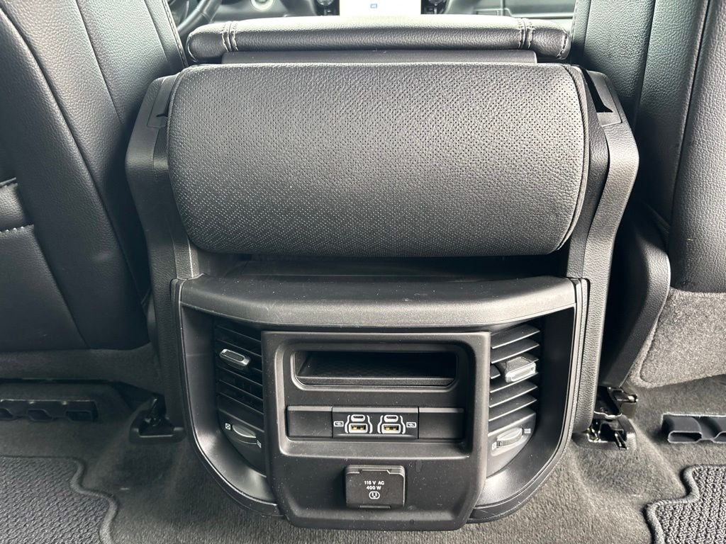 2023 RAM 1500 Laramie Crew Cab 4x4 5'7' Box