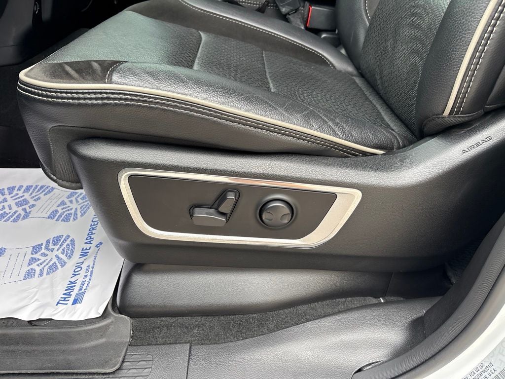 2023 RAM 1500 Laramie Crew Cab 4x4 5'7' Box