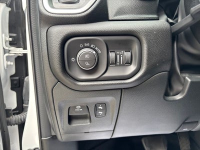 2023 RAM 1500 Laramie Crew Cab 4x4 5'7' Box