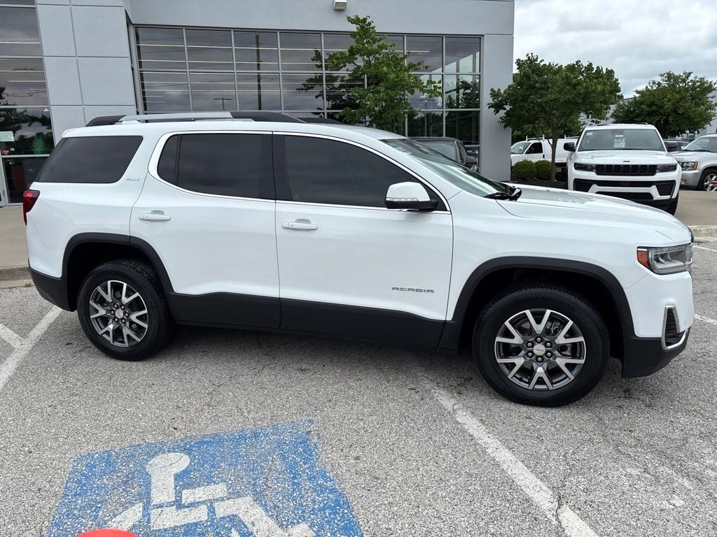 2023 GMC Acadia SLT