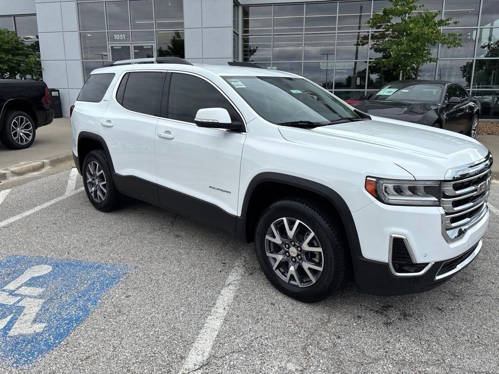 2023 GMC Acadia SLT