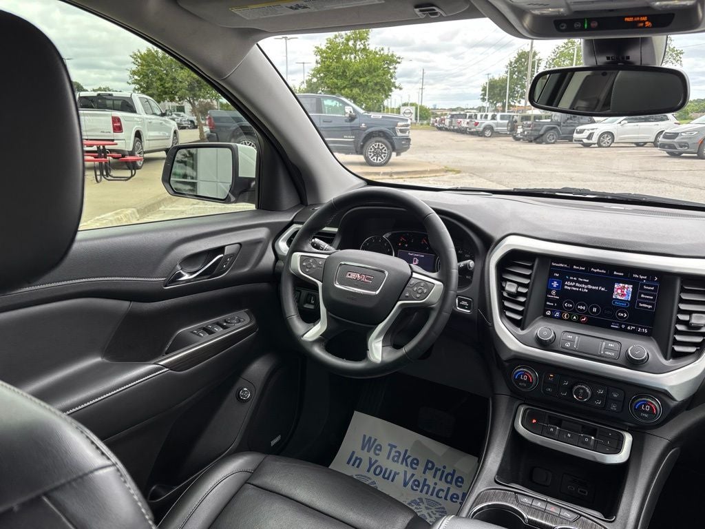 2023 GMC Acadia SLT