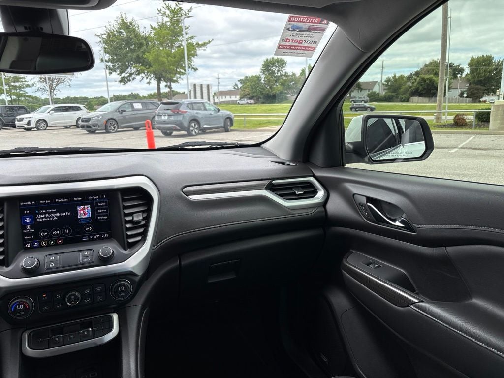 2023 GMC Acadia SLT