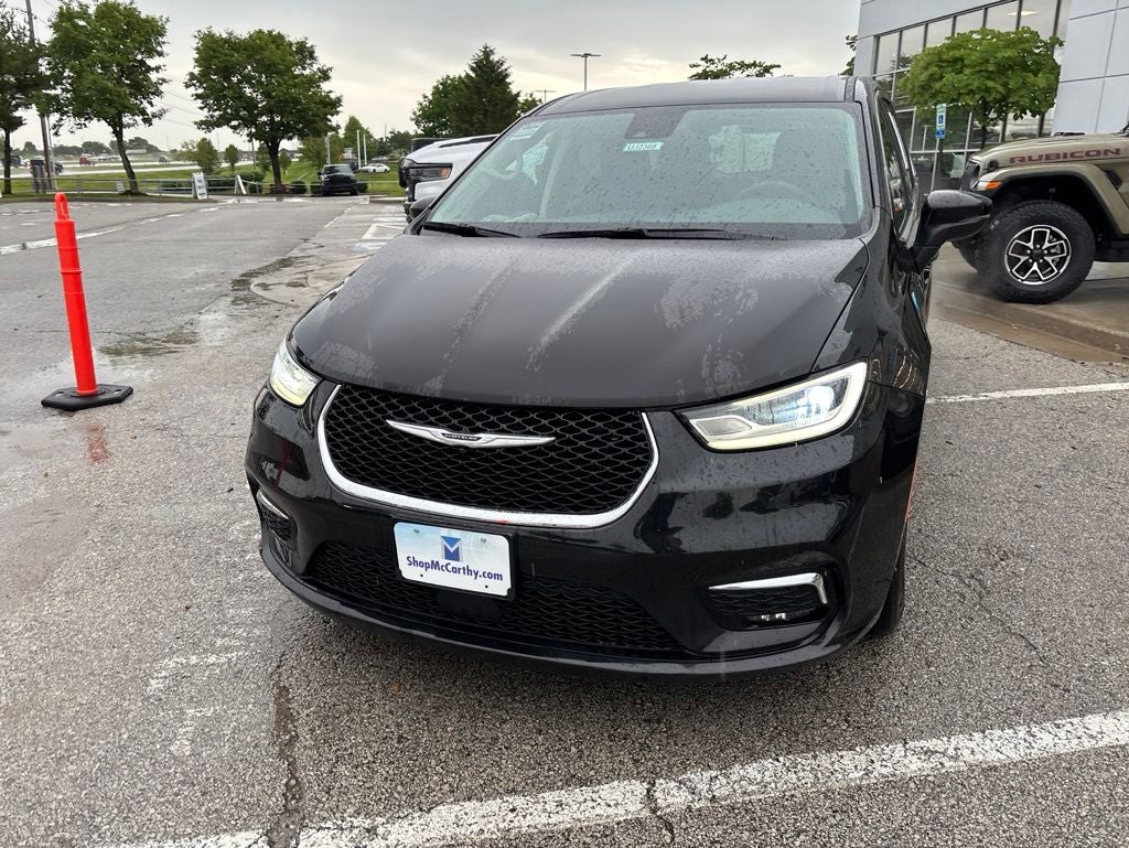 2023 Chrysler Pacifica Hybrid Touring L