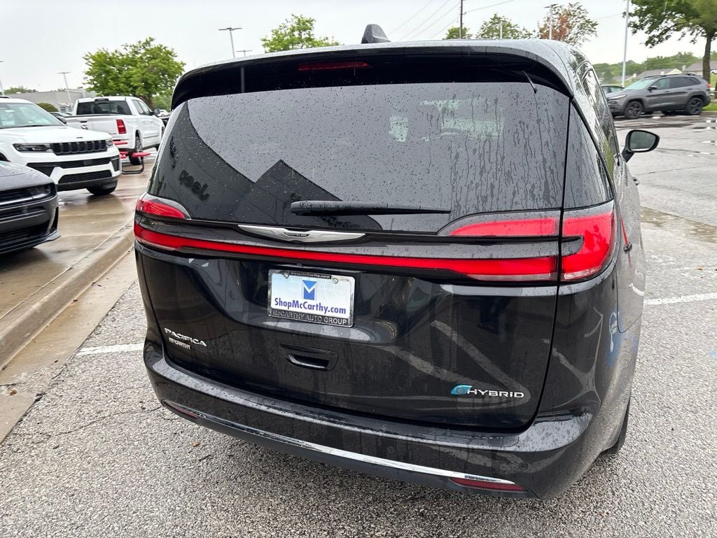 2023 Chrysler Pacifica Hybrid Touring L