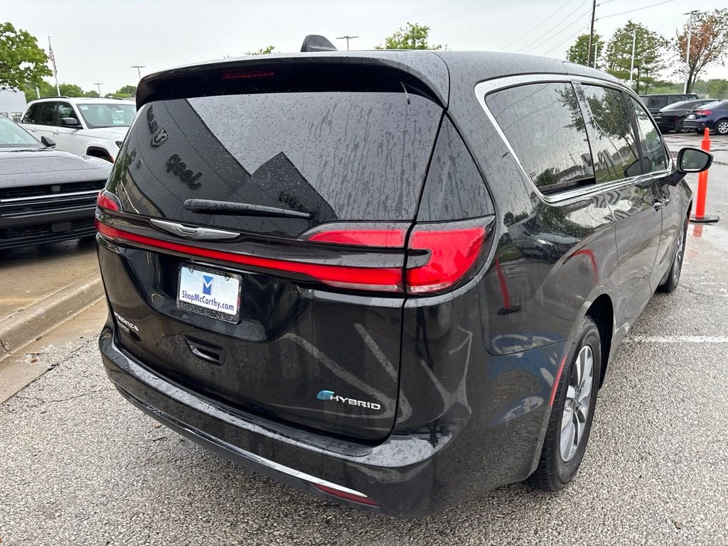 2023 Chrysler Pacifica Hybrid Touring L