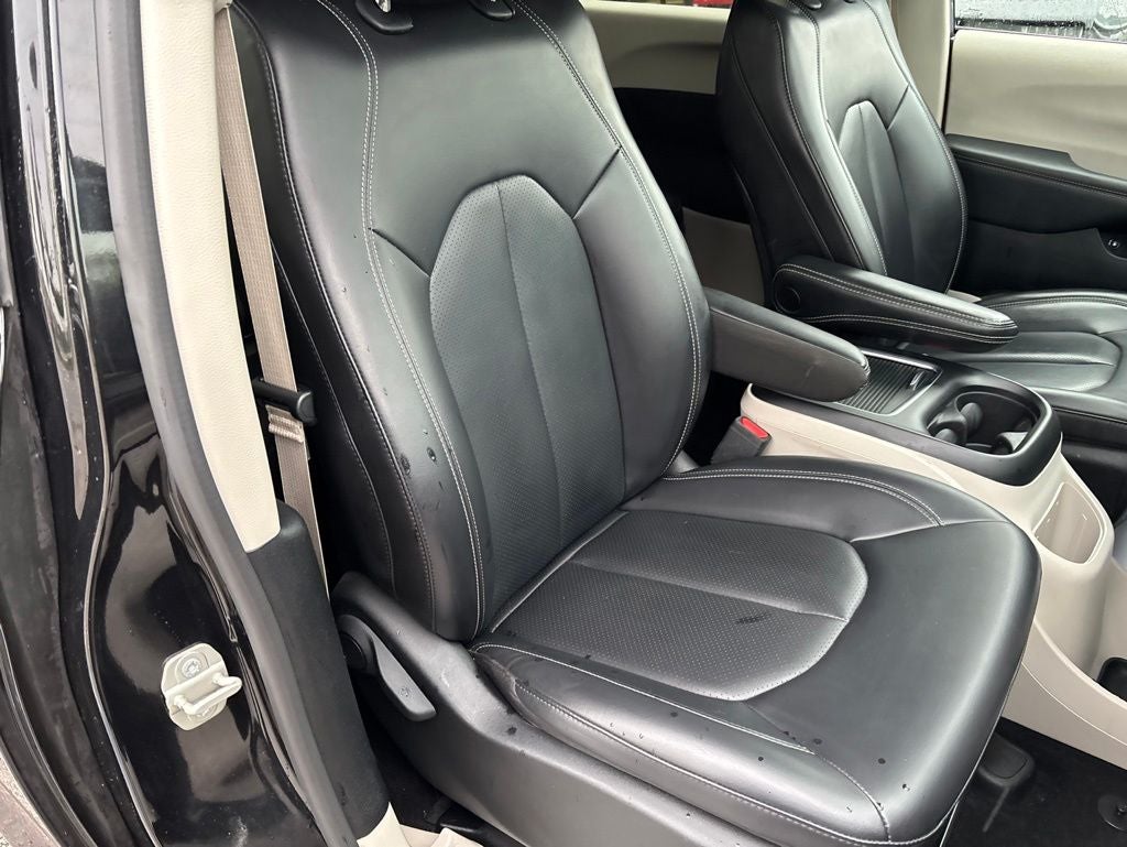 2023 Chrysler Pacifica Hybrid Touring L