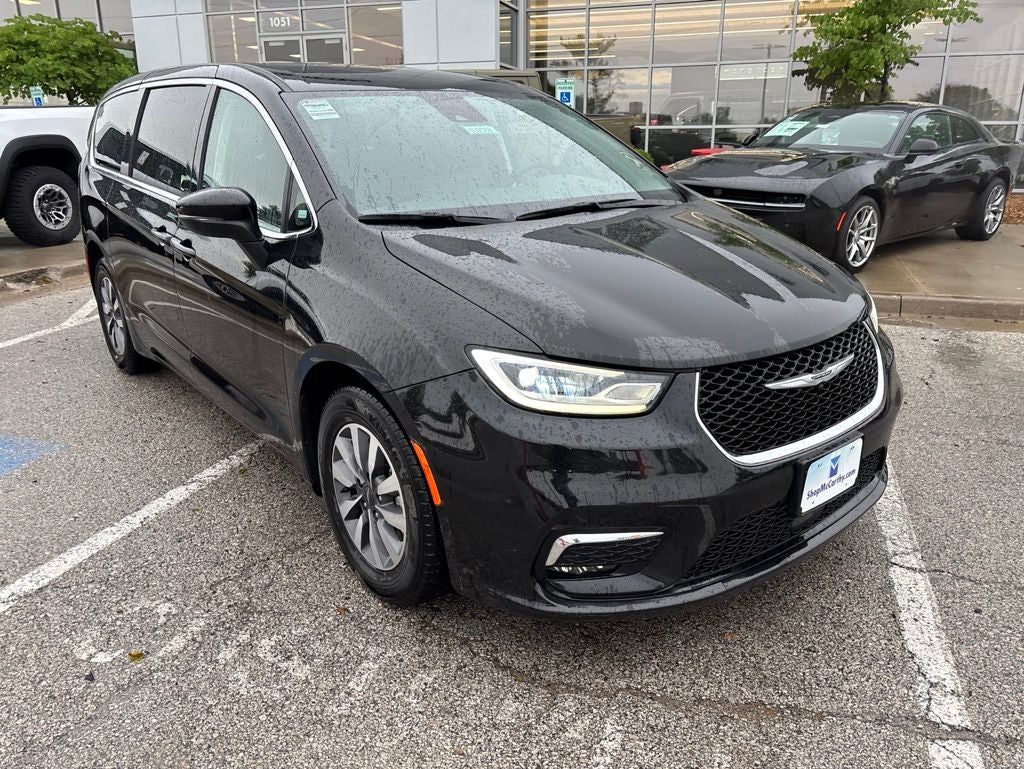 2023 Chrysler Pacifica Hybrid Touring L