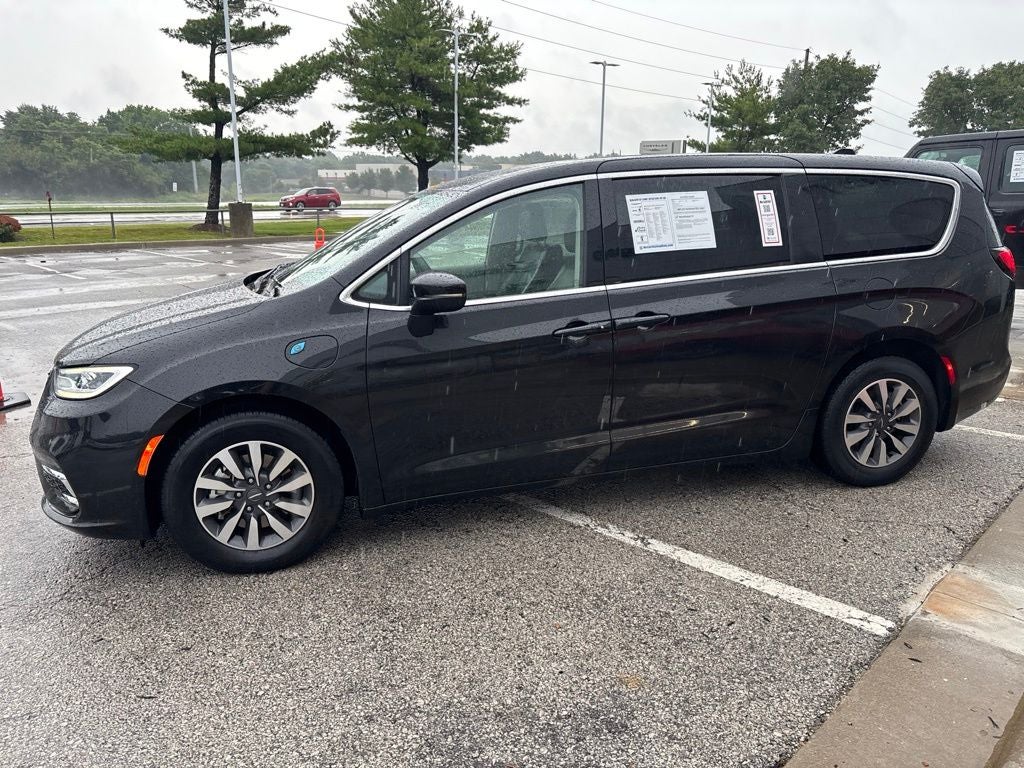2023 Chrysler Pacifica Hybrid Touring L