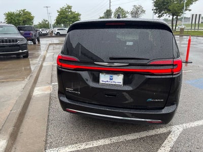 2023 Chrysler Pacifica Hybrid Touring L