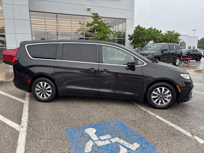 2023 Chrysler Pacifica Hybrid Touring L