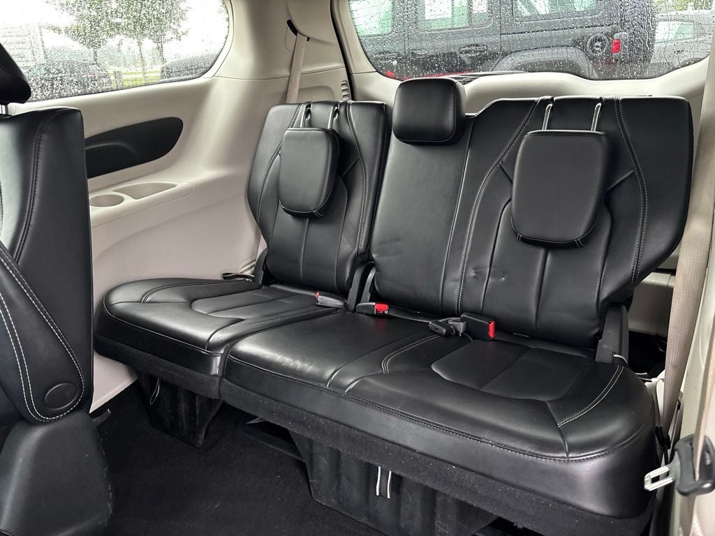 2023 Chrysler Pacifica Hybrid Touring L