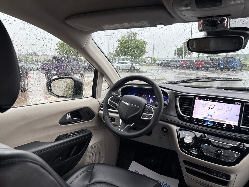 2023 Chrysler Pacifica Hybrid Touring L