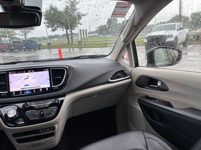 2023 Chrysler Pacifica Hybrid Touring L