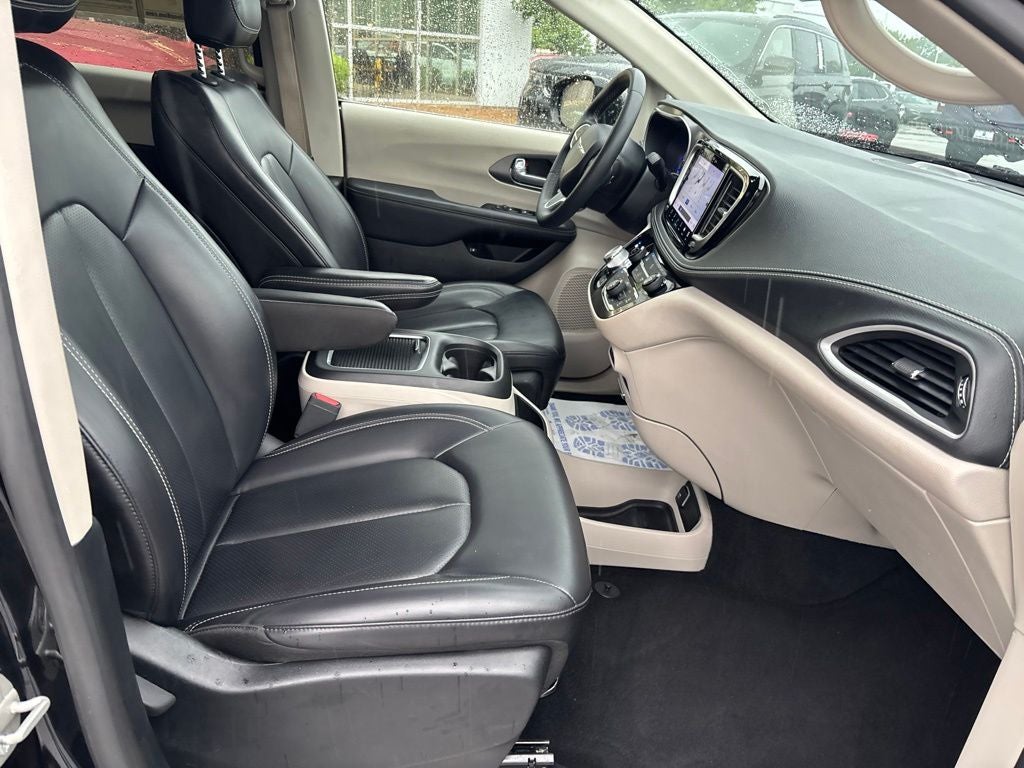 2023 Chrysler Pacifica Hybrid Touring L