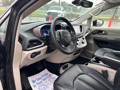 2023 Chrysler Pacifica Hybrid Touring L
