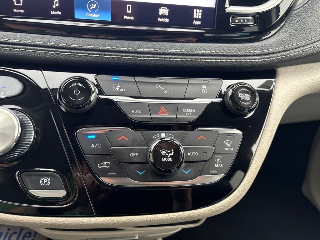 2023 Chrysler Pacifica Hybrid Touring L