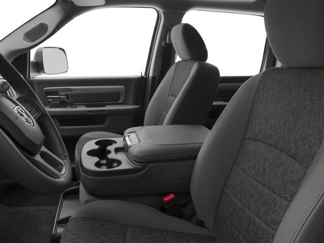 2017 RAM 3500 Big Horn Crew Cab 4x4 8' Box
