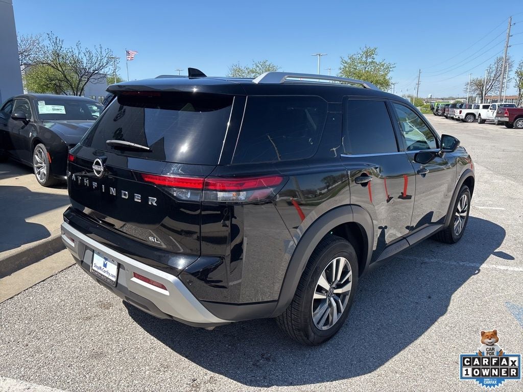2025 Nissan Pathfinder SL