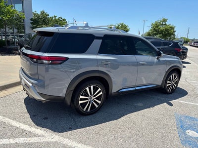 2023 Nissan Pathfinder Platinum 4WD